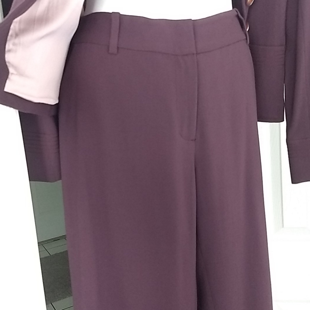 St John suit - Picture 6 of 9